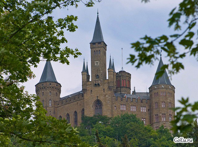 **Замок в Германии Гогенцоллерн