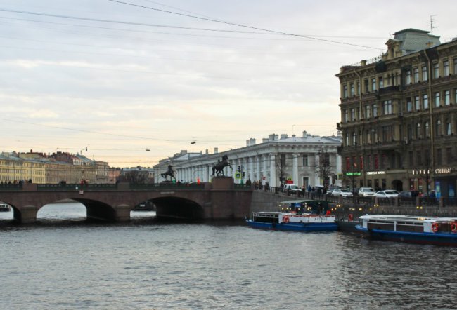 Водные прогулки и экскурсии по Санкт-Петербургу